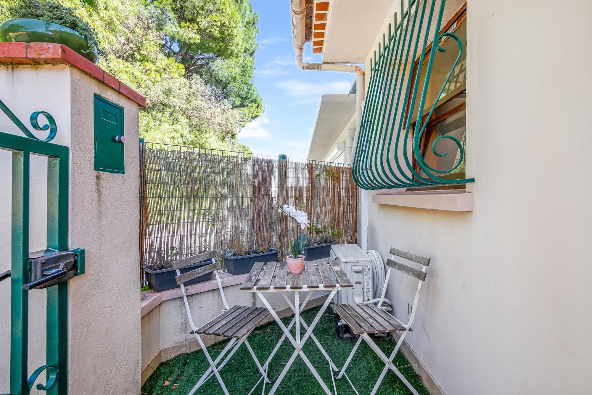 Jolie Maisonnette Paisible Le Pradet Bagian luar foto